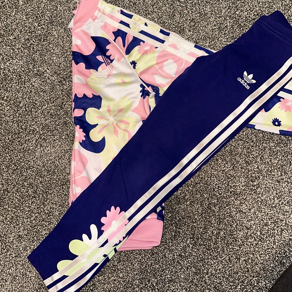 Girl adidas track jacket and legging set. Size 7-8Y. Kept in very good condition